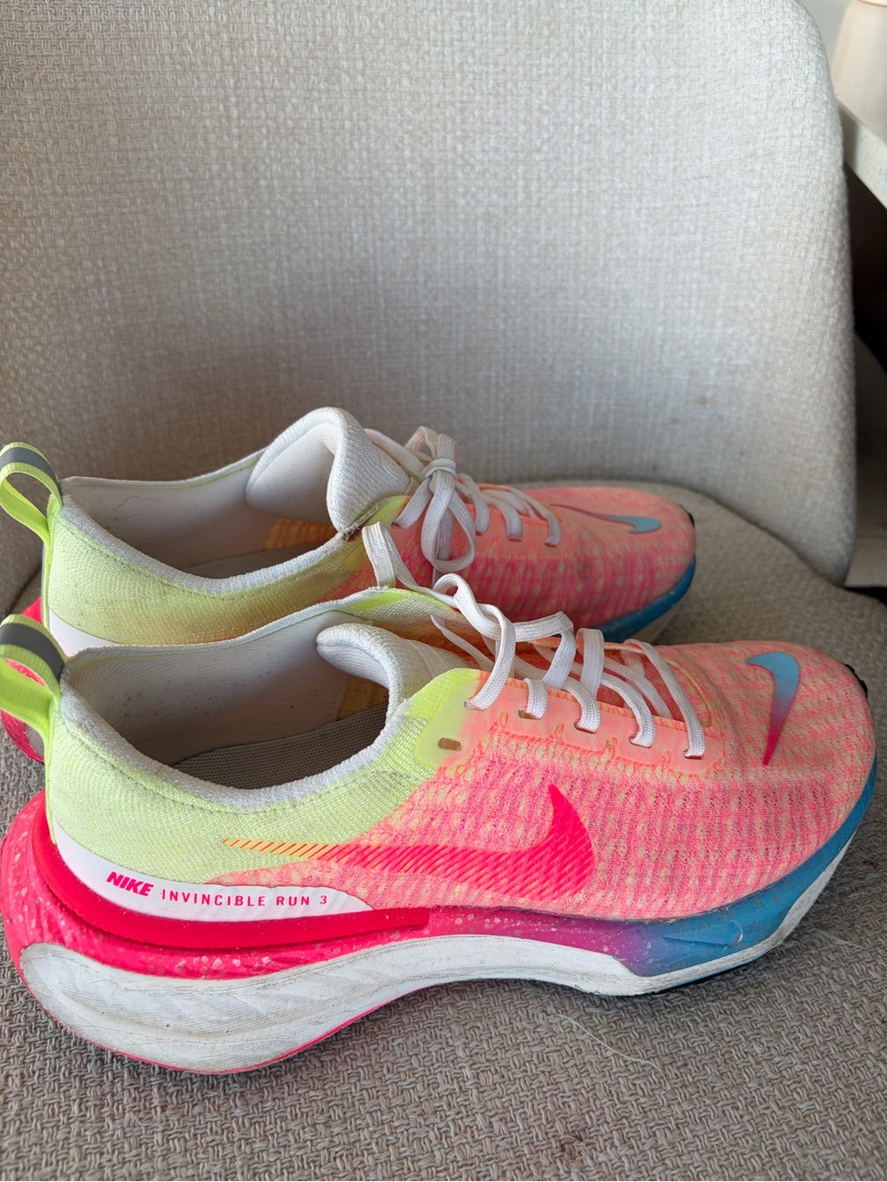 Nike Women’s Invincible Zoomx Run 3 - Neon Pink, Yellow & Blue